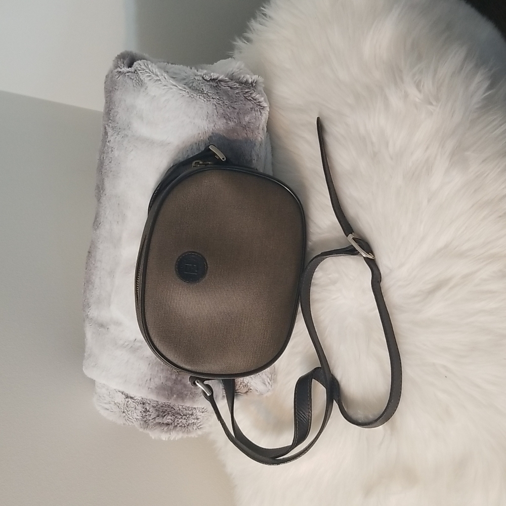 Gorgeous Vintage Fendi Crossbody